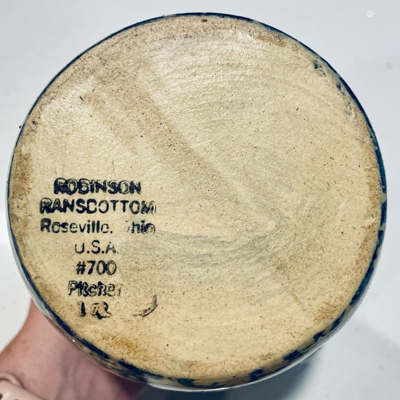 Vtg RRP Co. 700 Blue Spongeware 1 Quart Pitcher Robinson Ransbottom Roseville - Picture 4 of 4